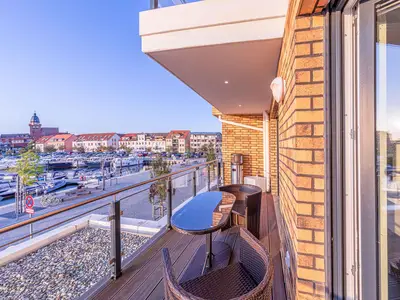 Ferienwohnung First Marina View Balkon mit Müritzblick