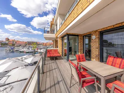 Ferienwohnung Müritzoase Hafenresidenz: Balkon mit Blick auf den Yachthafen
