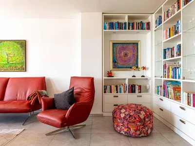 Ferienwohnung Müritzoase Hafenresidenz: Wohnzimmer mit Leseecke