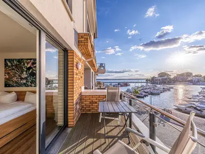 Ferienwohnung Hafenperle Hafenresidenz: Balkon mit Seeblick