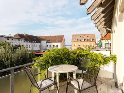 Ferienwohnung Hafenoase Waren (Müritz) - große Terrasse mit viel Sonne