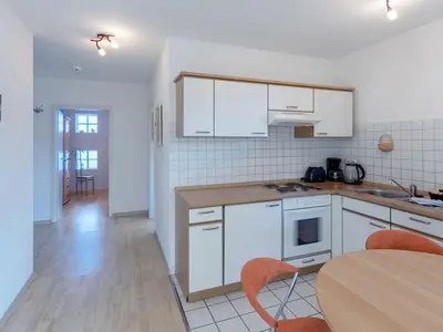 Ferienwohnung Hafenoase Waren (Müritz) - Küchenzeile mit Essecke