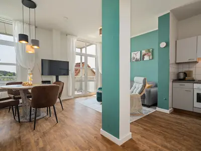Ferienwohnung Hafenkino Müritz stilvoller Esstisch mit Ambiente-Beleuchtung