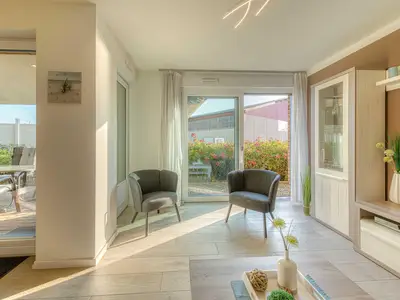 Ferienwohnung Müritztraum Wohnzimmer mit Terrassenzugang