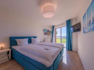 Ferienwohnung Libelle Hafenresidenz: Schlafzimmer mit Ausblick