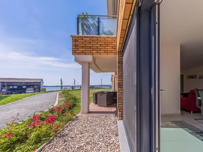 Ferienwohnung Leonie Hafenresidenz: Terrasse mit Ausblick