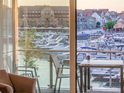 Ferienwohnung Hafenidylle Hafenresidenz: Balkon am Wasser