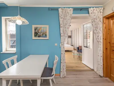 Ferienwohnung Blaue Kombüse Waren (Müritz) -  Küche mit Esstisch