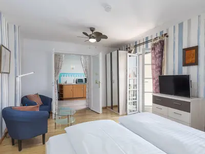 Ferienwohnung Blaue Kombüse Waren (Müritz) - Schlafzimmer mit Balkon
