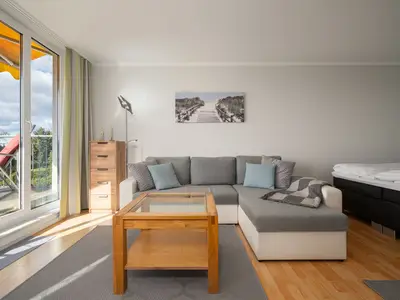 Ferienwohnung Seepferdchen Waren (Müritz) - Wohnzimmer mit Balkon Zugang