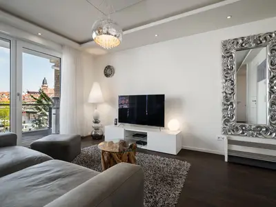Ferienwohnung First Marina View Hafenresidenz  Ausblick auf Waren vom Sofa