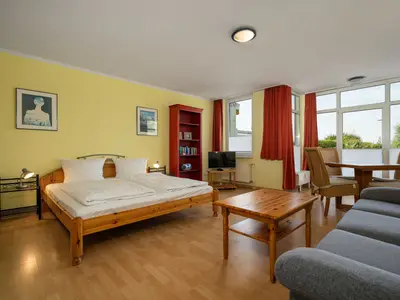 Ferienwohnung Abendsonne Waren - Wohn-und Schlafbereich mit Terassen Zugang