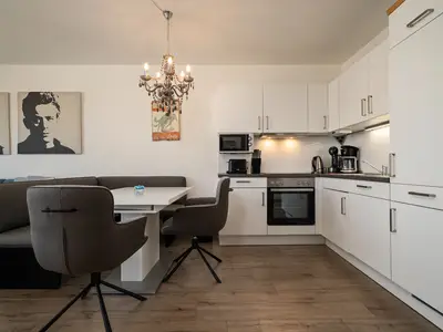 Ferienwohnung Müritz Utkiek Hafenresidenz Küche mit Essbereich