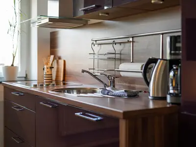 Ferienwohnung Altstadtapartment Carli Waren (Müritz) - stilvolle Küchenzeile mit moderner Ausstattung