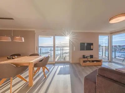 Ferienwohnung Entschleunigung Hafenresidenz - lichtdurchfluteter Wohnbereich