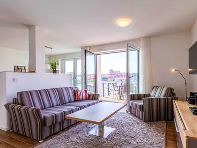 Ferienwohnung Sieglinde Hafenresidenz Waren (Müritz) - Modernes Apartment mit Hafenblick und sonnigem Balkon