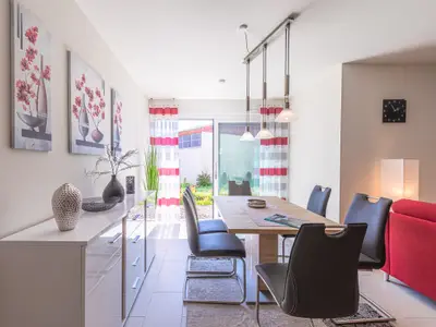 Ferienwohnung Leonie Hafenresidenz Waren (Müritz) – Essbereich mit Terrassenzugang