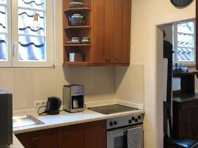 Die voll ausgestattet Küche