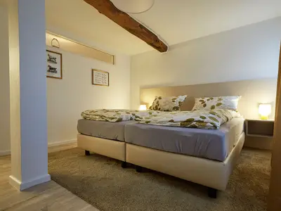 neu eingerichtetes Doppelzimmer