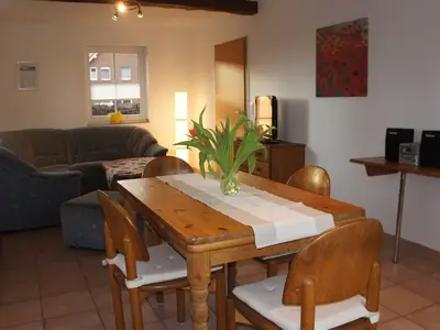 Ess- und Wohnbereich der FeWo Kornkammer