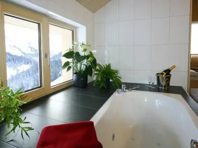 Whirlwanne mit Aussicht (Ferienwohnung Omeshorn)