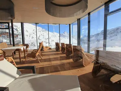 Riesiger Ruheraum im Wellnessbereich