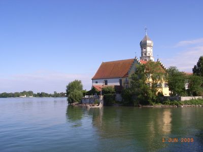 Halbinsel Wasserburg Kirche und Pfarrhaus