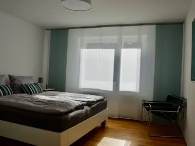 Schlafzimmer 1