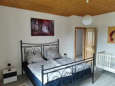 Schlafzimmer 1