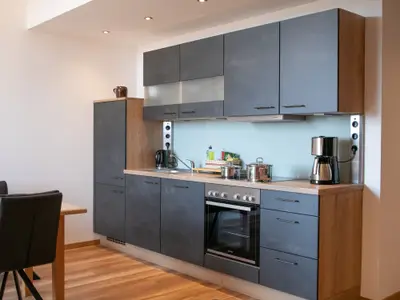 Neue Küchenzeile mit Geschirrspüler