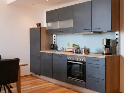 voll ausgestattete Küchenzeile