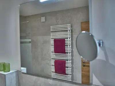 Naderhirn010525mf084