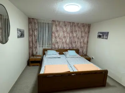 Schlafzimmer 2