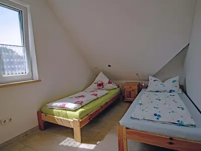 Schlafzimmer 2