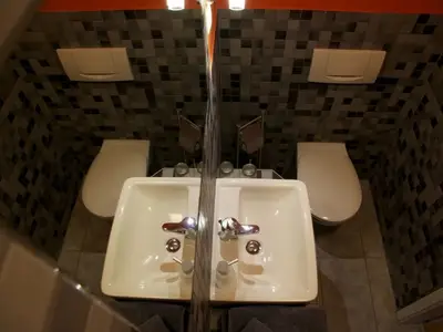INSIDE, BATHROOM