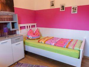 22422359-Ferienwohnung-4-Weißenstadt-300x225-2