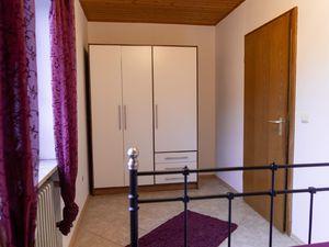 22422071-Ferienwohnung-4-Weißenstadt-300x225-5