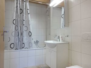 23838021-Ferienwohnung-8-Wengen-300x225-1