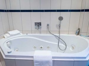 23471484-Ferienwohnung-4-Wenningstedt-300x225-2