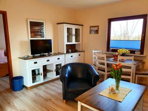 23154225-Ferienwohnung-2-Wenningstedt-300x225-2