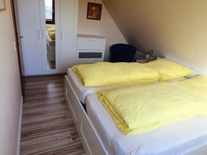 23154225-Ferienwohnung-2-Wenningstedt-300x225-4