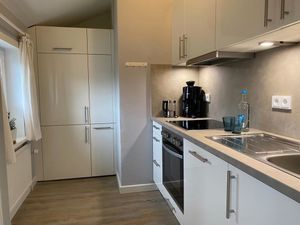 23939429-Ferienwohnung-3-Wenningstedt-300x225-4