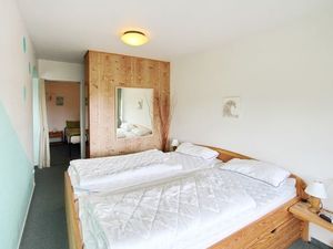 23473448-Ferienwohnung-3-Wenningstedt-300x225-2