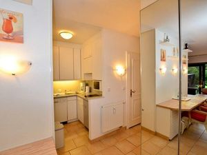 23537029-Ferienwohnung-2-Wenningstedt-300x225-4