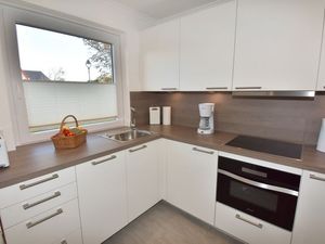 23537012-Ferienwohnung-2-Wenningstedt-300x225-3