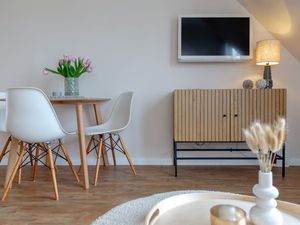 23980990-Ferienwohnung-3-Wenningstedt-300x225-1