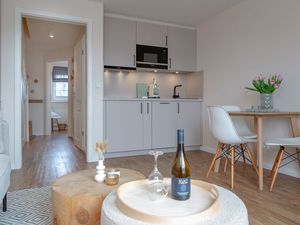 23980990-Ferienwohnung-3-Wenningstedt-300x225-4