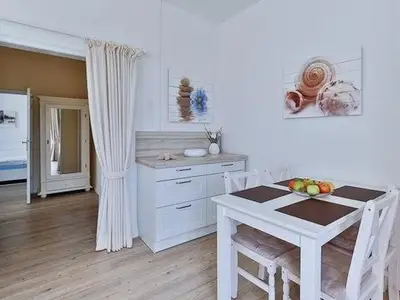 Ferienwohnung für 2 Personen (42 m²) in Wenningstedt 6/10