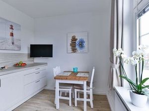 18712937-Ferienwohnung-2-Wenningstedt-300x225-4