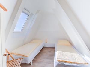 22147785-Ferienwohnung-5-Wenningstedt-300x225-5